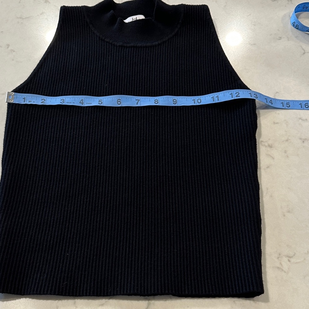 H by Halston Black Ribbed Sleeveless Crop Top Women’s size Medium